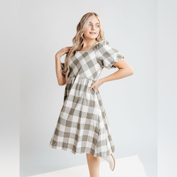Square Neck Green & White Buffalo Plaid Puff Sleeve Midi Dress - Picture 1 of 7